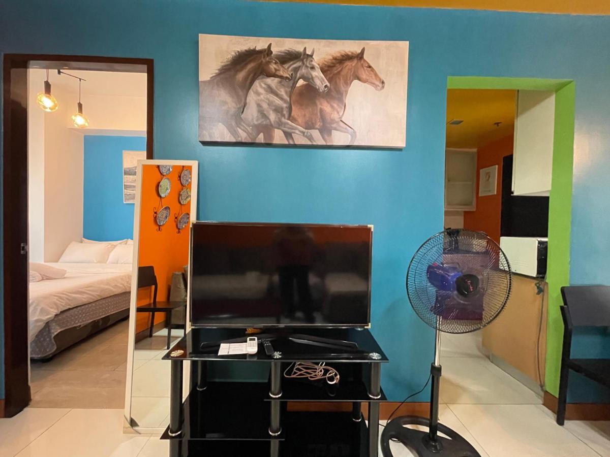 Family Staycation, Greenbelt Hamilton, Isabel'S Makati Rooms マカティ エクステリア 写真