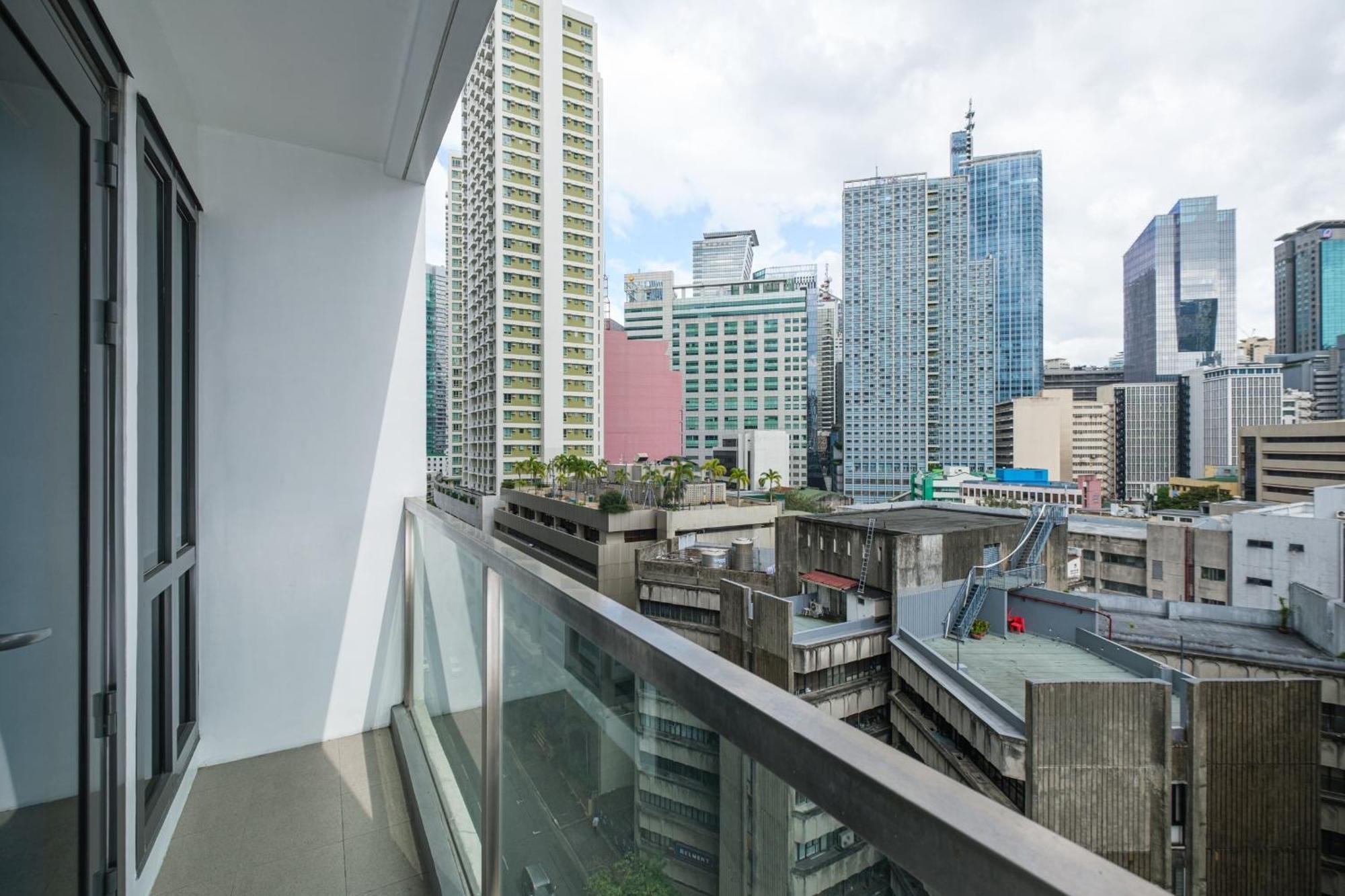 Family Staycation, Greenbelt Hamilton, Isabel'S Makati Rooms マカティ エクステリア 写真