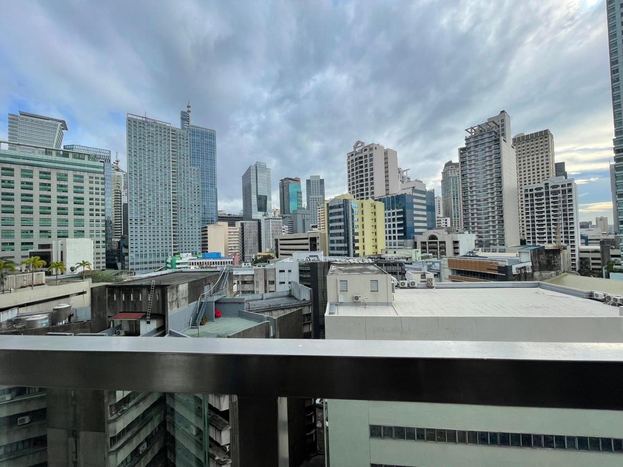 Family Staycation, Greenbelt Hamilton, Isabel'S Makati Rooms マカティ エクステリア 写真