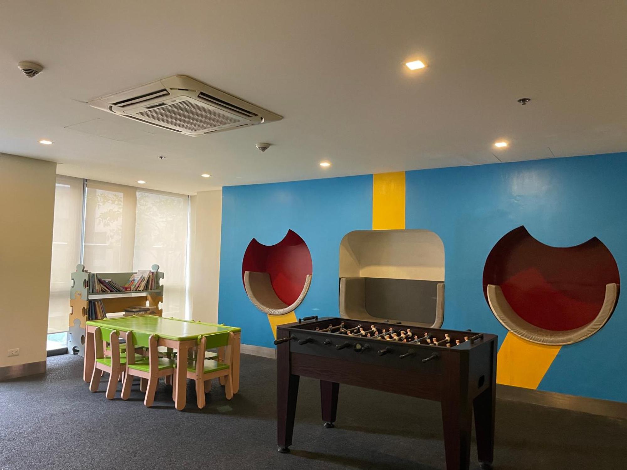 Family Staycation, Greenbelt Hamilton, Isabel'S Makati Rooms マカティ エクステリア 写真